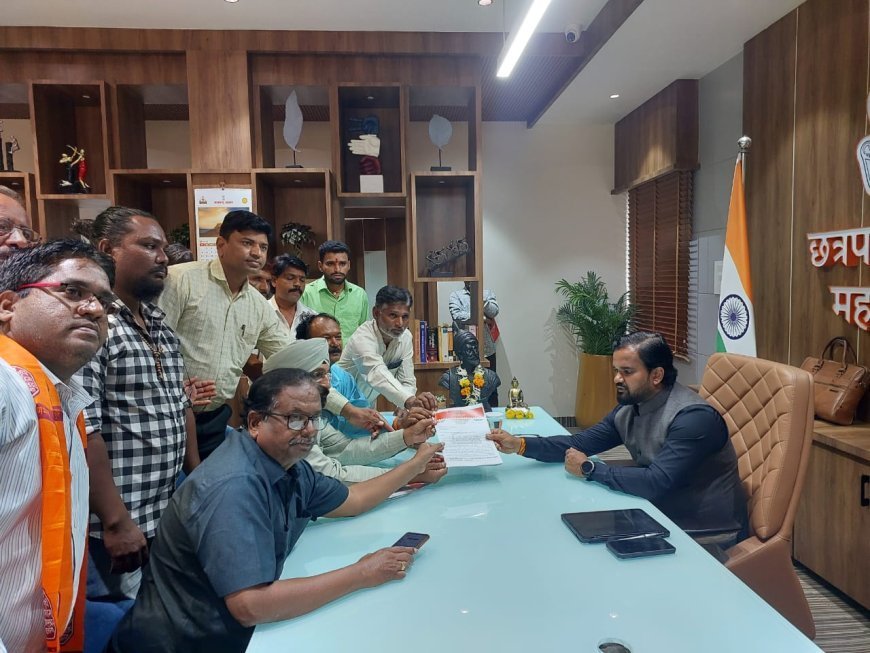 शहर में पानी के पाइपलाइन काम की गुणवत्ता पर मनसे ने मनपा प्रशासकों को दर्ज कराई शिकायत।
