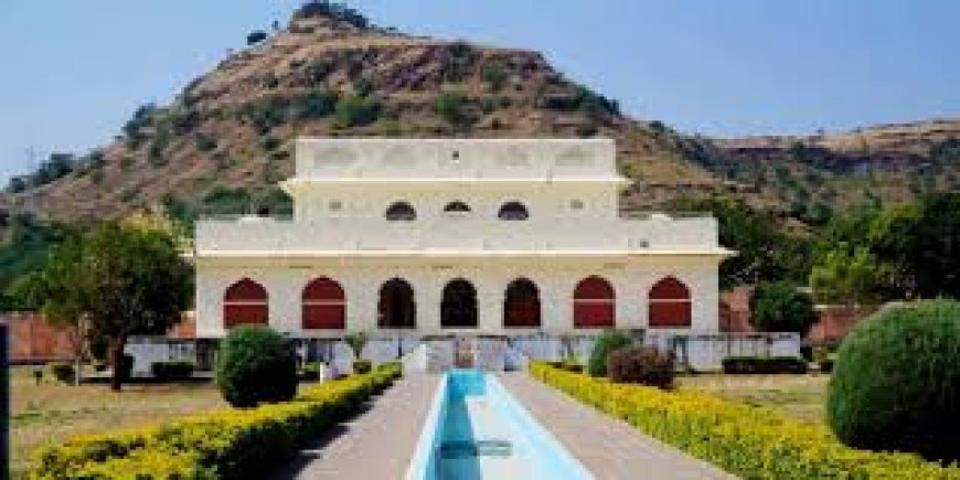 सोनेरी महल का छह महीने के लिए बंद रहने का निर्णय