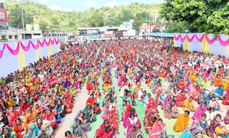 शिंदे सरकार की 'लाडकी बहिन योजना' का असर, शिवसेना में 2600 से अधिक महिलाओं का प्रवेश