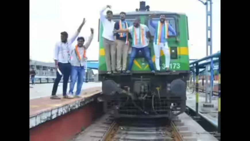 औरंगाबाद में यूथ कांग्रेस का विरोध: लोकतंत्र की रक्षा में रेल रोको आंदोलन