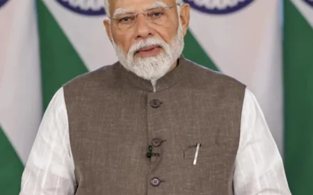 पीएम मोदी का भावुक पलटवार: 'मेरी माँ का राजनीति से कोई लेना-देना नहीं'