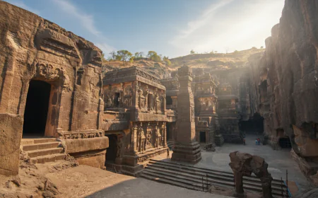 "ताजमहल से भी बेहतर": अंकुर वारिकू के दावे ने इंटरनेट पर छेड़ी बहस, जानें कैलाश मंदिर का रहस्य