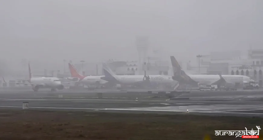 Delhi Fog Chaos: कोहरे ने रोकी दिल्ली की रफ्तार! 100 से ज्यादा उड़ानें रद्द, सरकार ने एयरलाइंस को दिए सख्त निर्देश- 'यात्रियों को दें खाना और रिफंड'